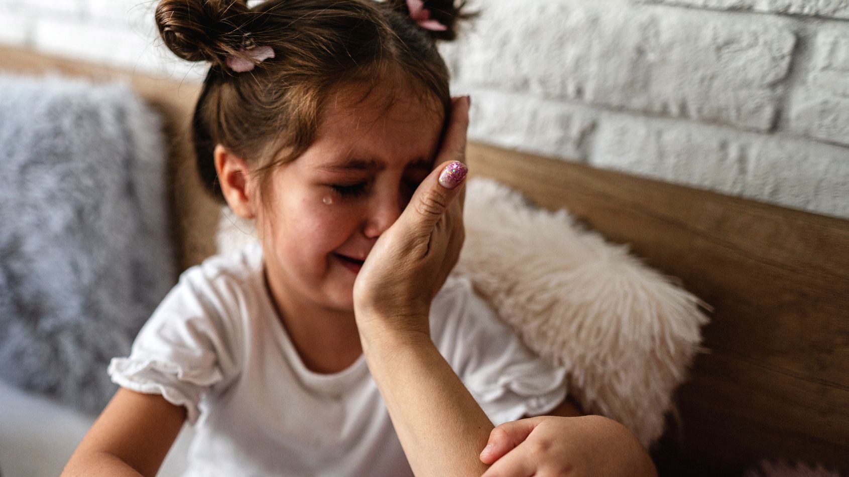 11 سبب لبكاء طفلك ليلاً